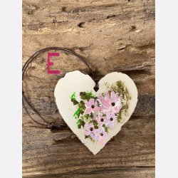 H�ndmalede hjerter til oph�ng