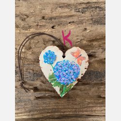 H�ndmalede hjerter til oph�ng