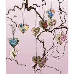 H�ndmalede hjerter til oph�ng