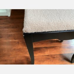 Antik skammel med plyss�de