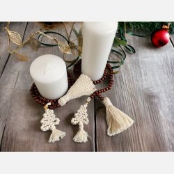 K�de med brune tr�perler og guldstjerne