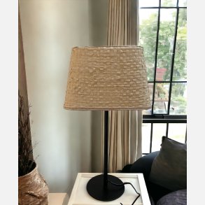 Lampesk�rm af flettet papirgarn