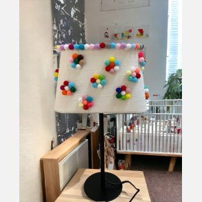 Lampeskr�m med filtkugler