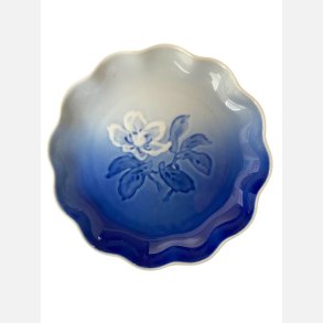 B&G Julerose - Asiet med blget kant 343