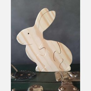 Hare/kanin i tr�, udsk�ret som puslespil